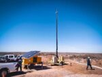 Trailer solar autonomo con paneles VEC con torre nomade